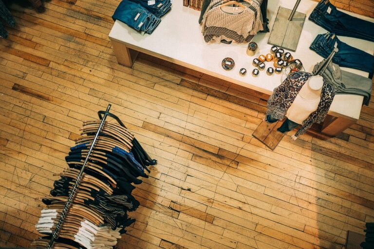 The Psychology Behind Impulse Buying and Strategies for Responsible Shopping